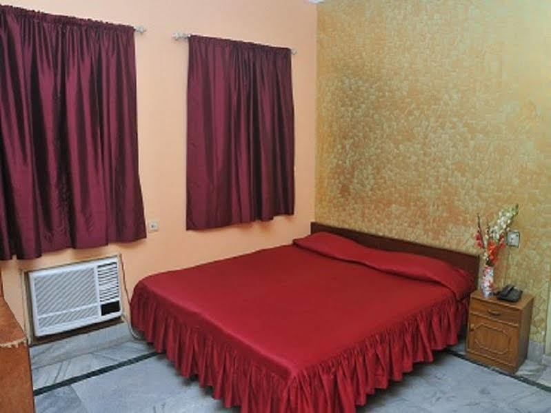 New Hotel White Palace Καλκούτα Εξωτερικό φωτογραφία