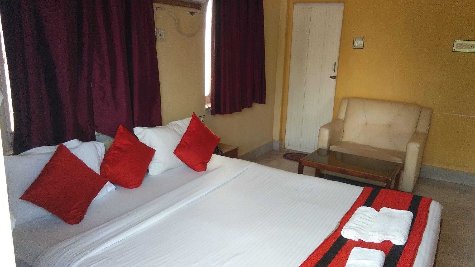 New Hotel White Palace Καλκούτα Εξωτερικό φωτογραφία