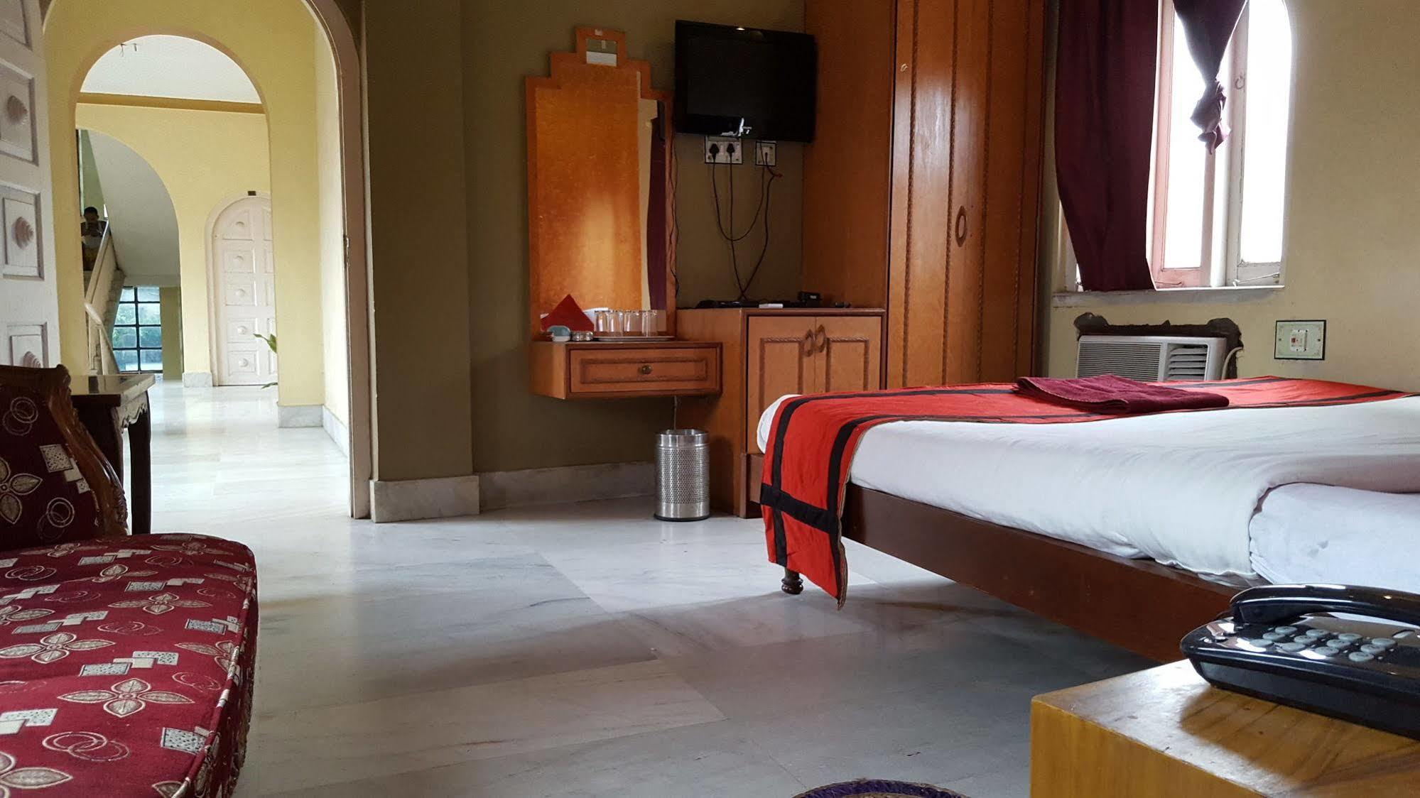 New Hotel White Palace Καλκούτα Εξωτερικό φωτογραφία
